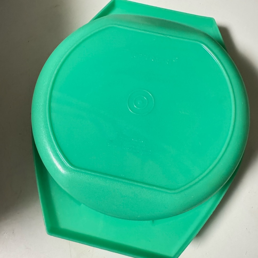 Tupperware Green Kitchen Tool - Picture 3 of 7